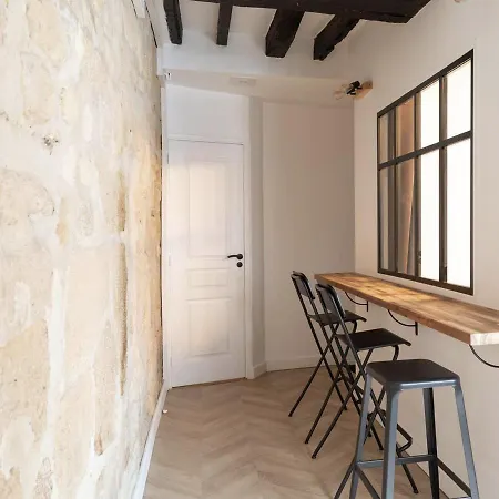 Apartman Lyonnais Center Of *